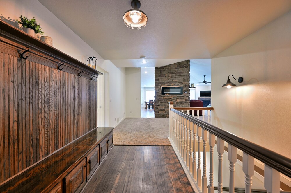 Unit 701 5 Bd 3 Ba 5 Bedroom Condo by RedAwning