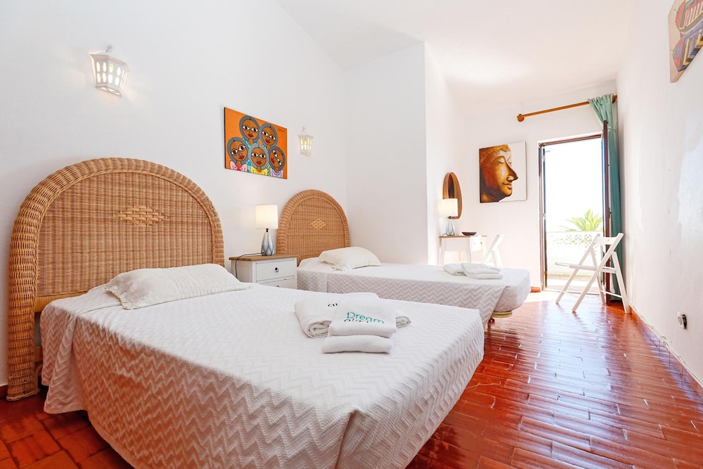 B86 - Beachline Apartment in Praia da Luz