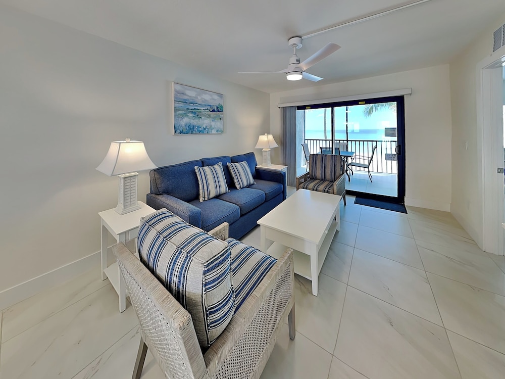 Seaside 2 by Distinctive Beach Rentals