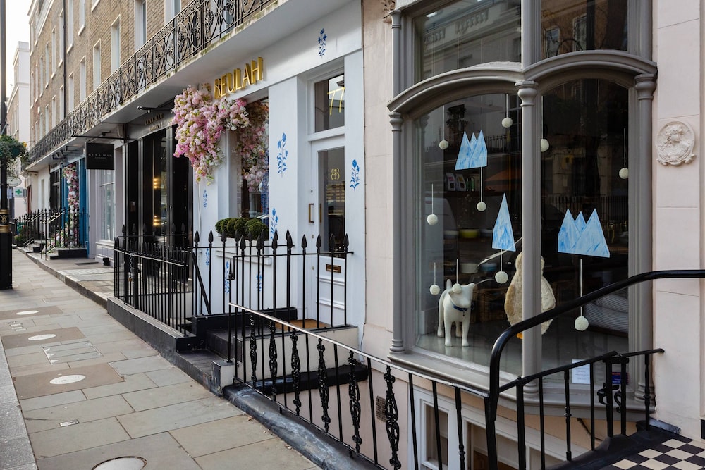 Eaton Mews South by Onefinestay