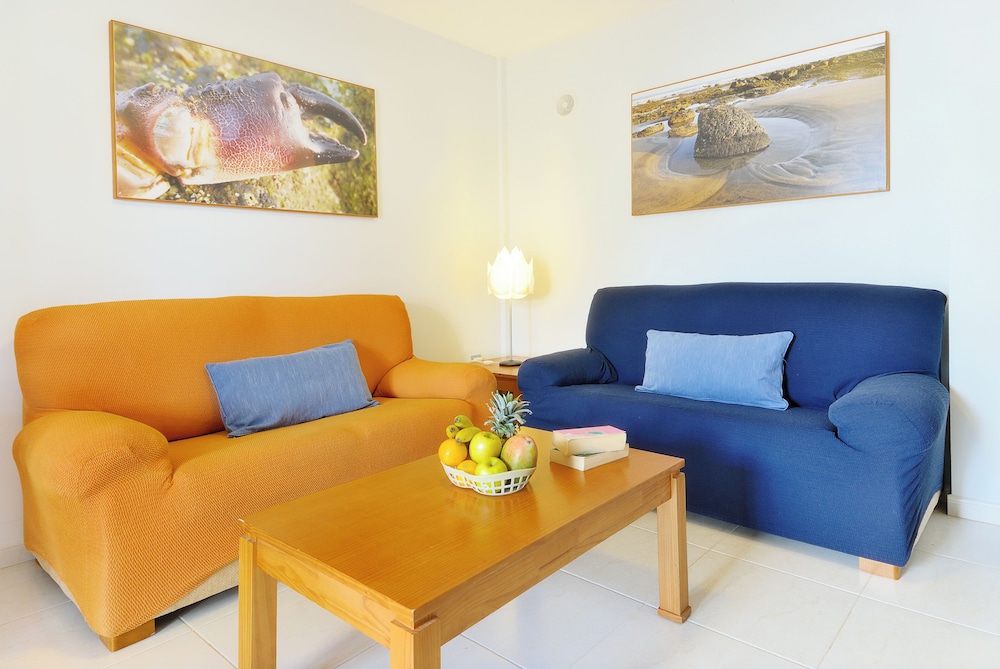 Impeccable 2-bed Apartment No 2 in Playa Blanca