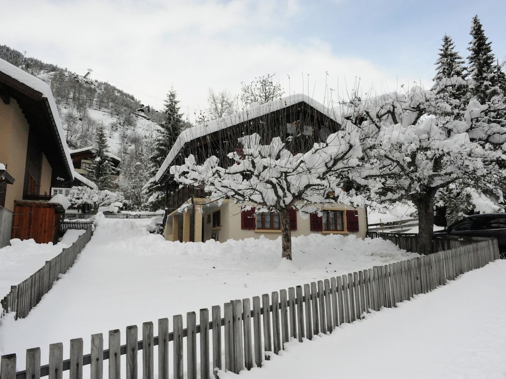 Glacier Views & Ski Trails view 4