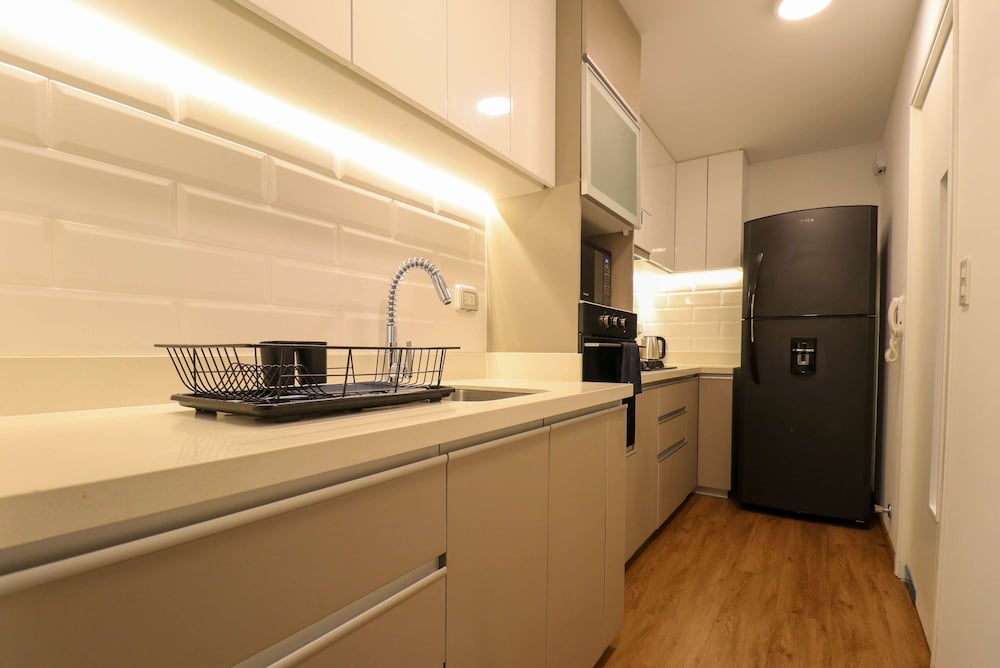 w Monochromatic 2BR w Terrace in Miraflores