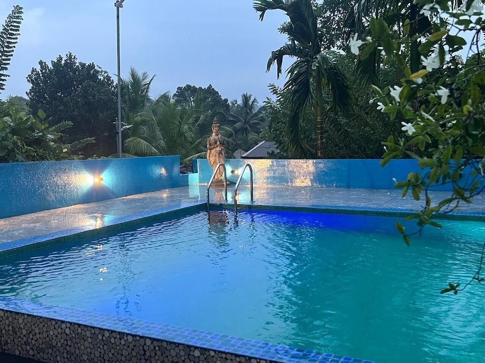 South Summer Villa 360
