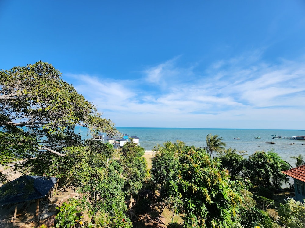 Sunny Shore Resort