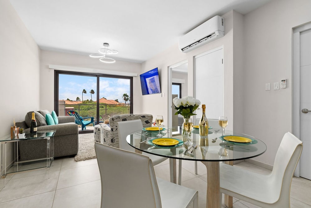 NEW Gold Coast Pools Restaurant Gym Tennis