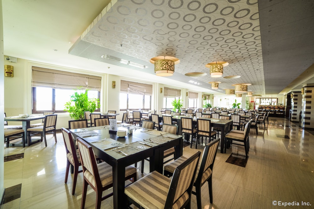 Olalani Resort and Condotel