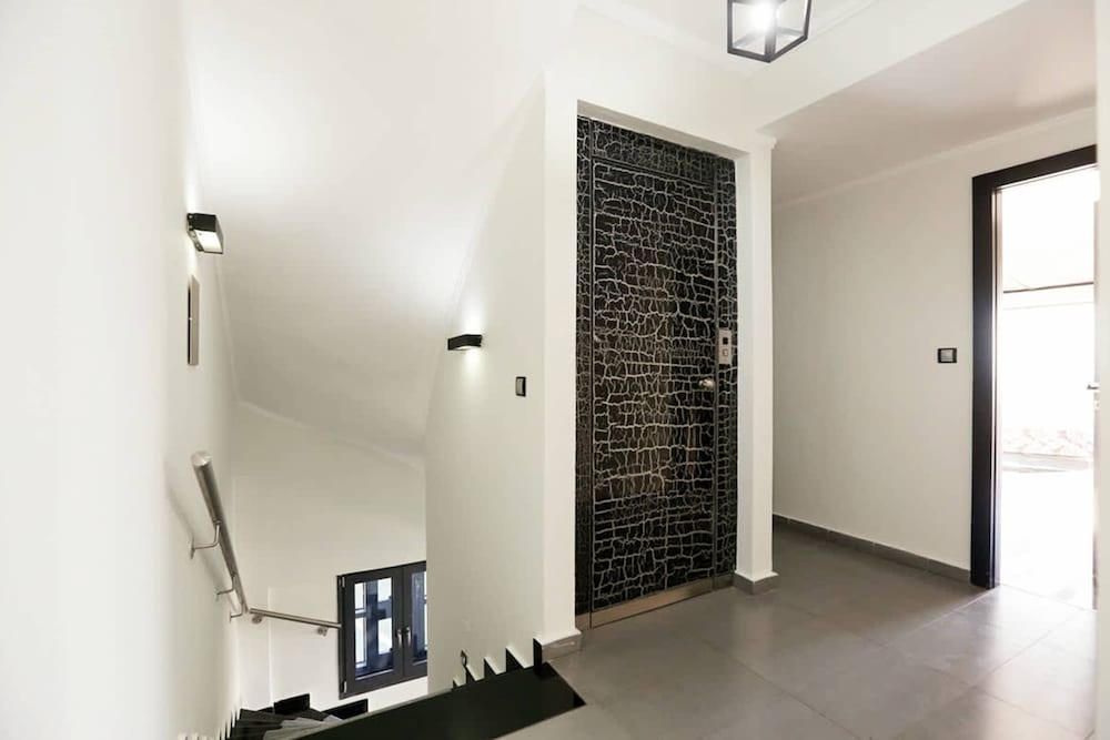 Villa Erytha - Serene Retreat With Views Garden