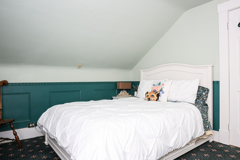 Stone Chalet B&B Inn and Event Center