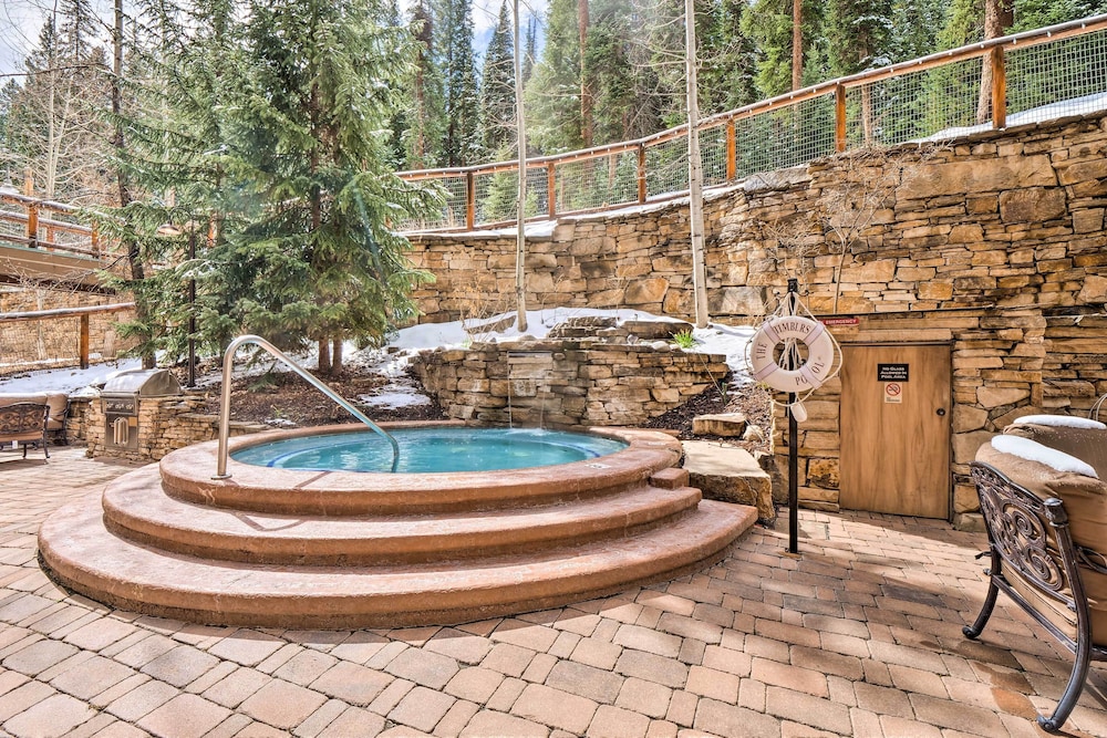 Ski-out Keystone Resort Condo w/ Private Balcony