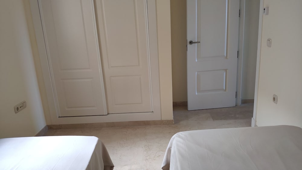 2 Bedroom 2 Bedroom Apartment With Swimming Pool view 4