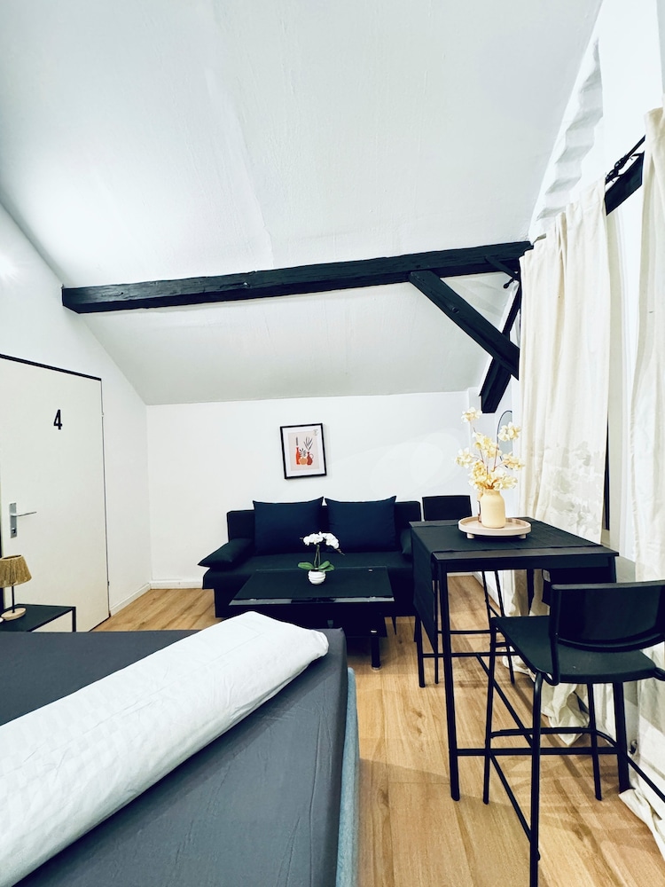 Comfortable Budget Room near Liesing