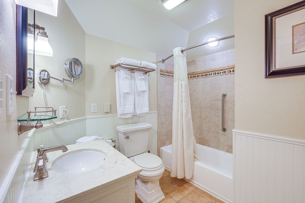 Resort Condo w/ Marina Access in Williamsburg!