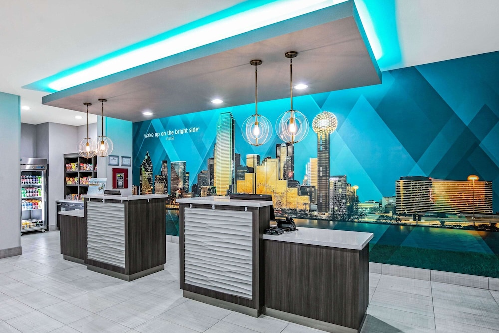 La Quinta Inn  Suites by Wyndham DFW West-Glade Parks - Property Image 30