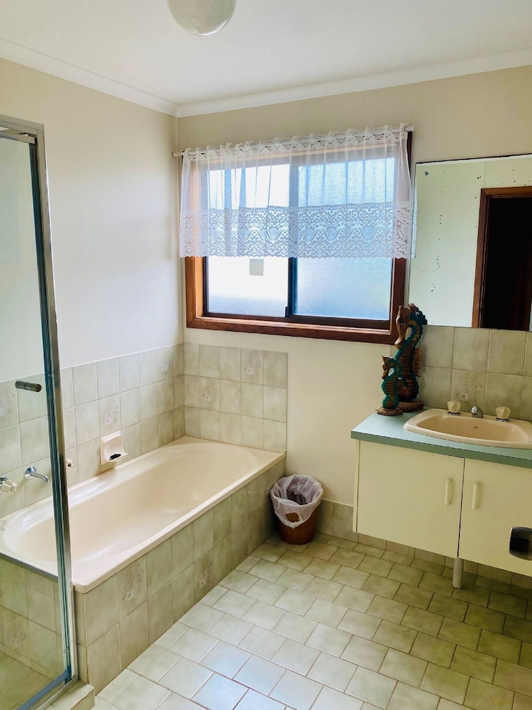 Unwind Retro-vibe Pet Friendly