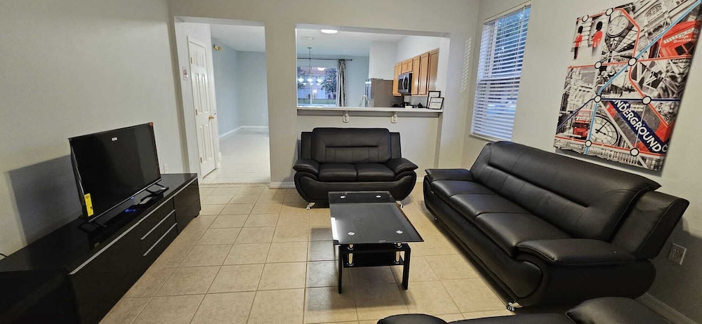 Shv1165ha - 3 Bedroom Townhome In Paradise Cay, Sleeps Up To 6, Just 4 Miles To Disney