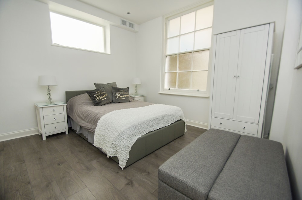 Sea Breeze Apartment Central by Brighton Holiday Lets view 4