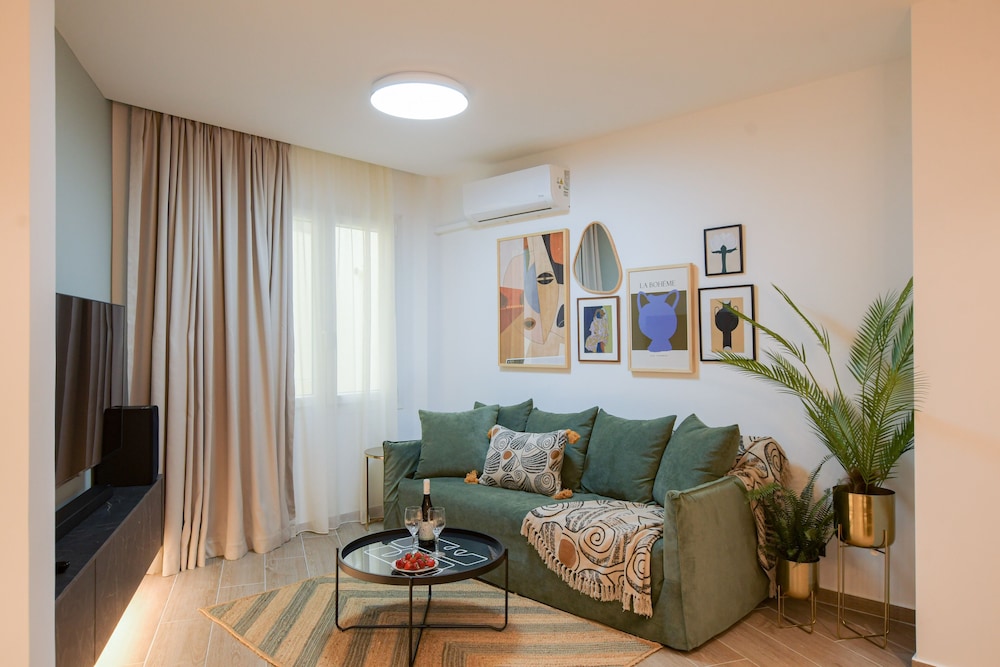 ElegantLuxurySuite