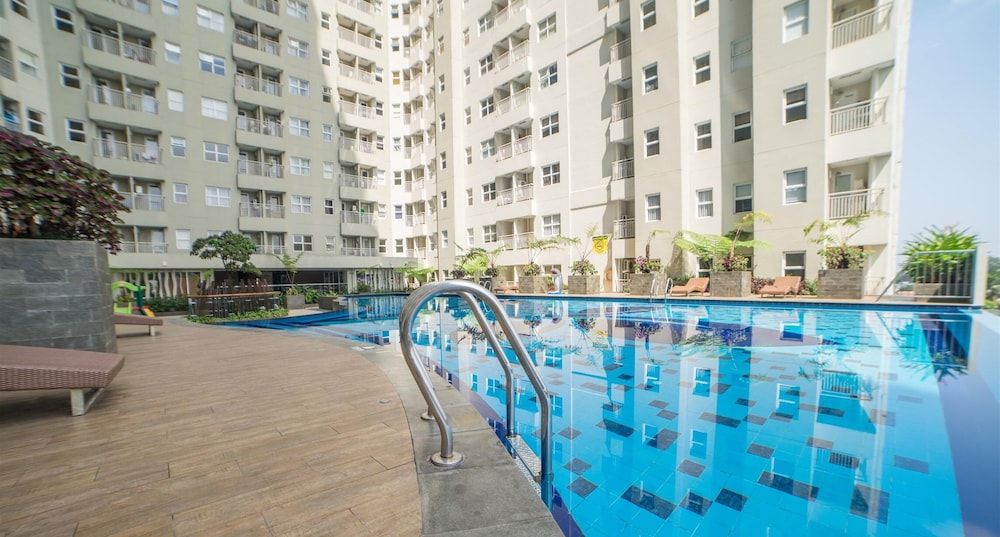 Tranquil Abode 1Br Apartment At Parahyangan Residence