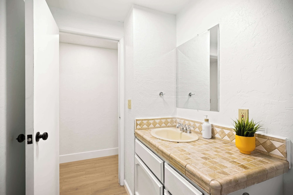 @ Marbella Lane - Modern Cabin-style 2BR Home