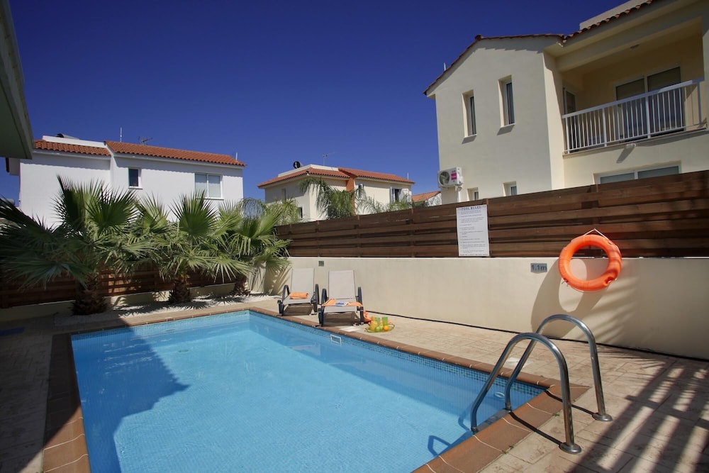 Clover in Protaras With 3 Bedrooms and 2 Bathrooms