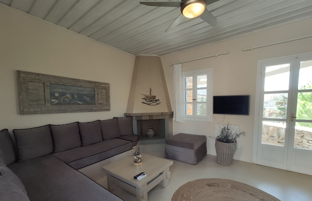 Porto Koundouros Beach and Villas