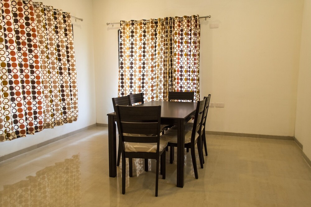 4BHK by Tripvillas Holiday Homes