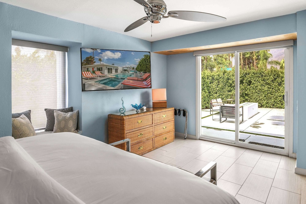 Villa L'orange Pool and Hot Tubs