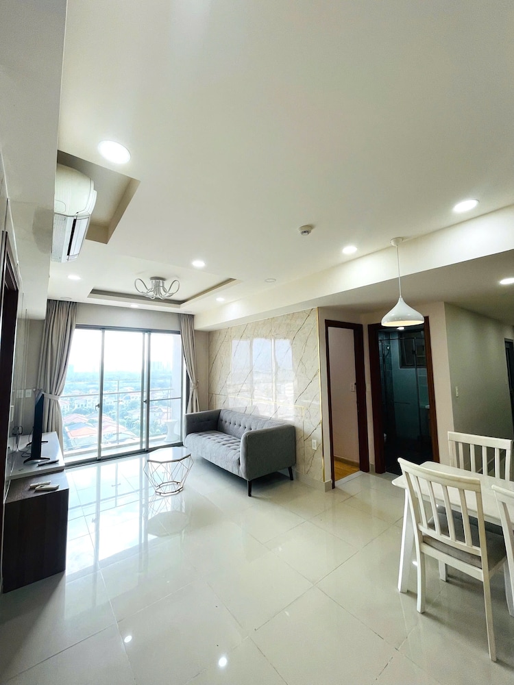 Happy Residence