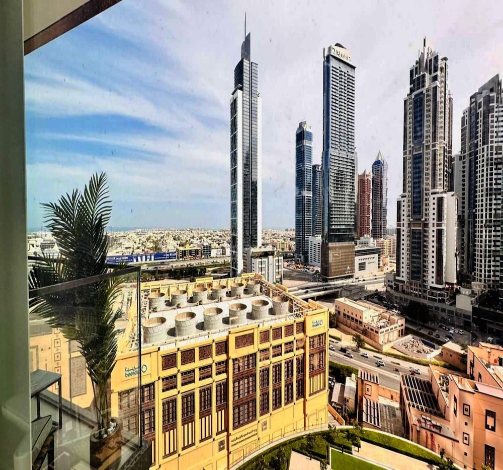 OYO HOME 1349 Burj Crown Luxury 1bed Apartment