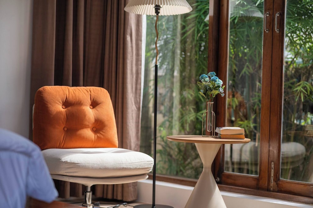 Spacious Private 4 BR Villa With a Working Office