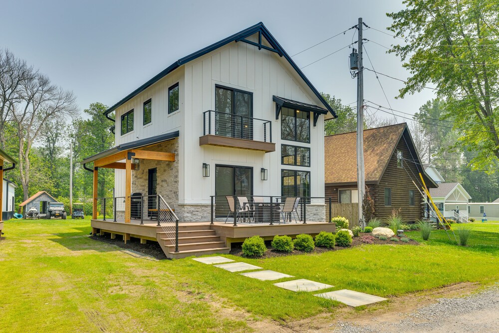 Las Vegas Vacations - Modern Lake Ontario Escape w/ Beach Access! - Property Image 9