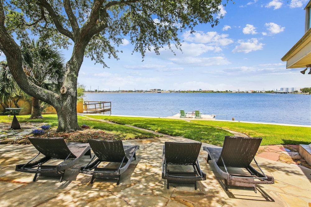 Amazing Bay by Ryson Vacation Rentals