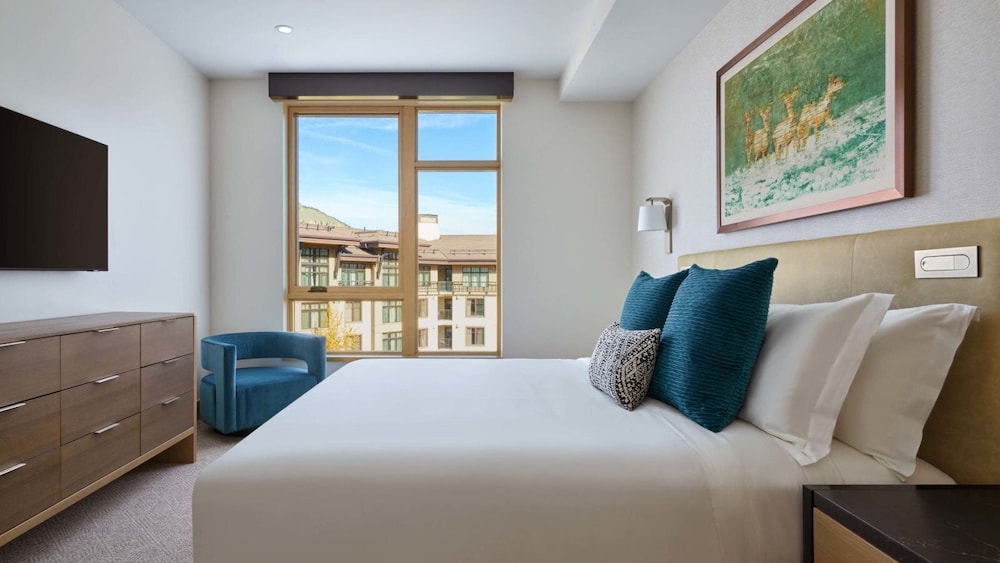 Luxe 2 Bedroom Ski In, Ski Out Residence in Snowmass Base Village