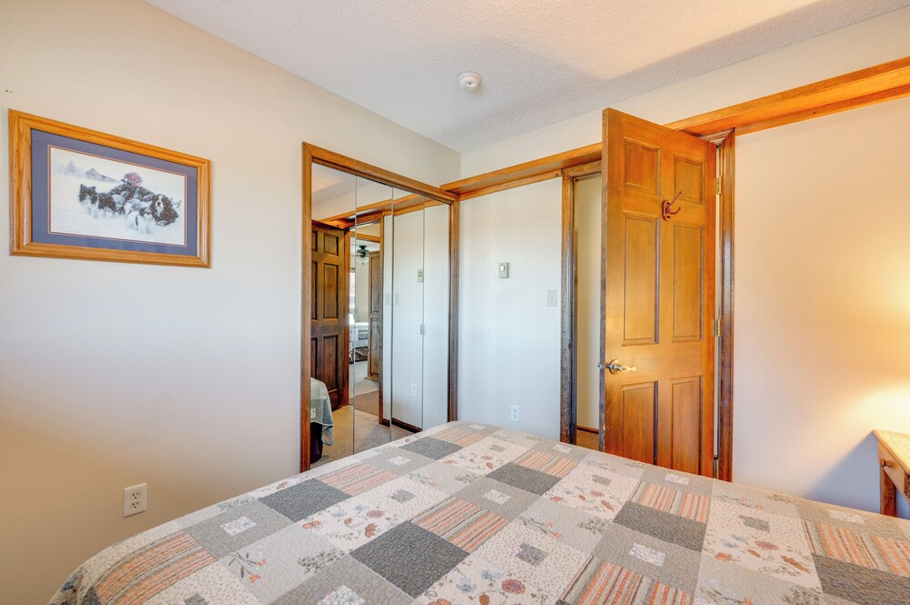 3 Mi to Rocky Mtn National Park: Estes Park Cabin!