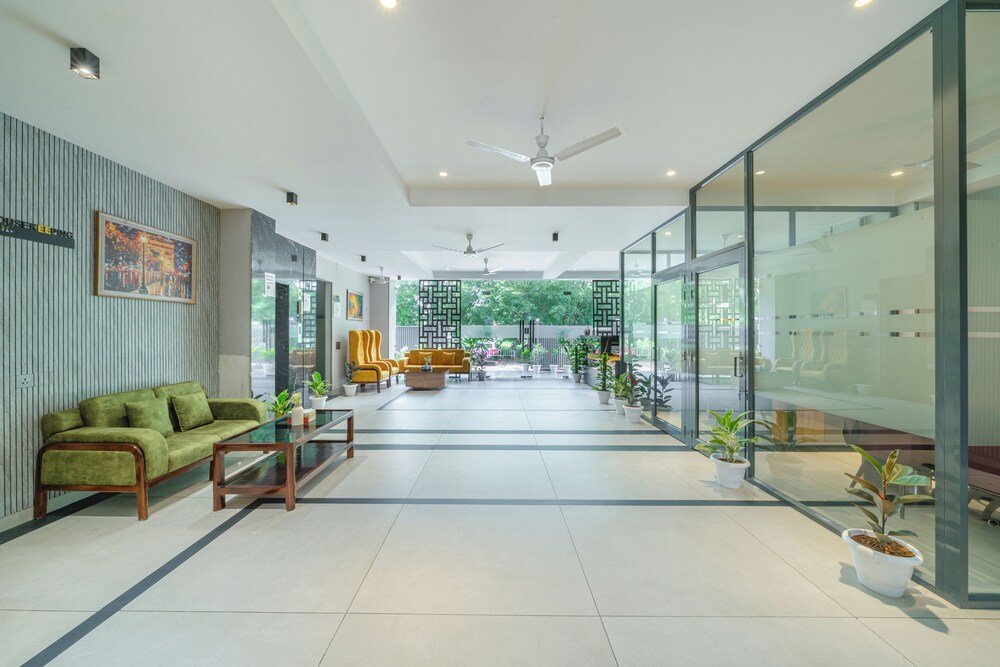 Lime Tree Hotel & Stays Greater Noida Nearby India Expo Centre & Mart