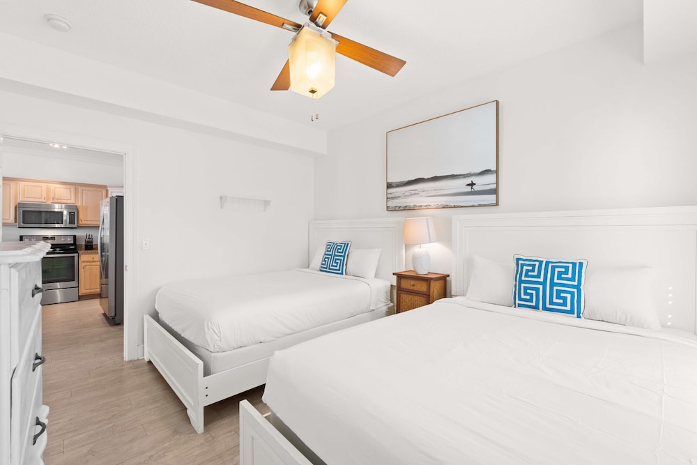 Twin Palms by Book That Condo