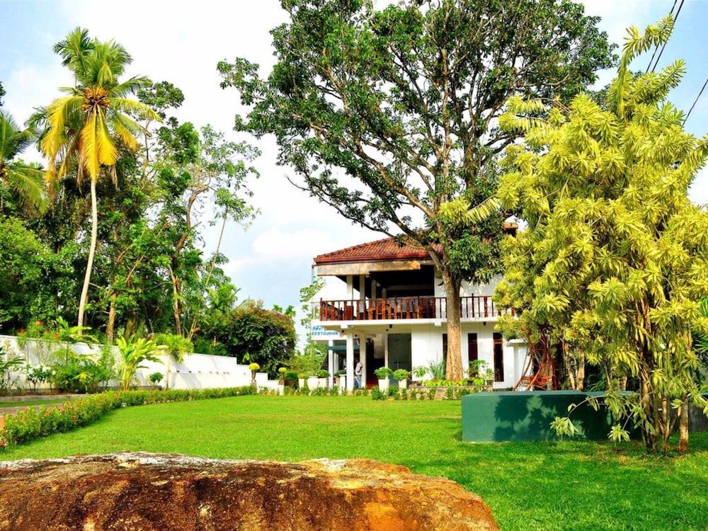 Rockery Villa