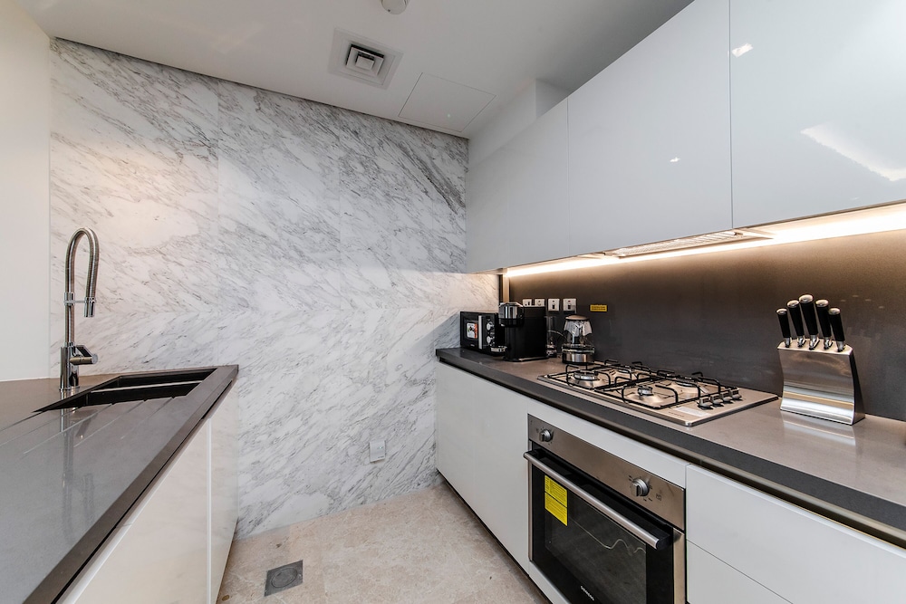 Premium 3BR with Full Burj Khalifa view
