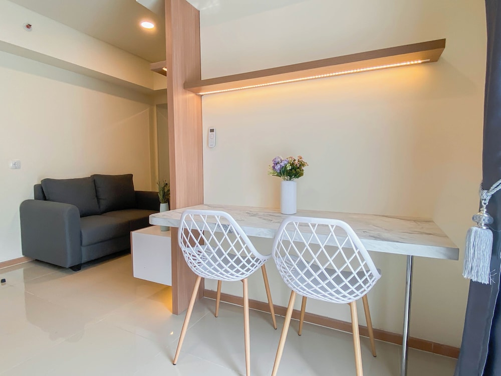 Best Living 2Br At Meikarta Apartment