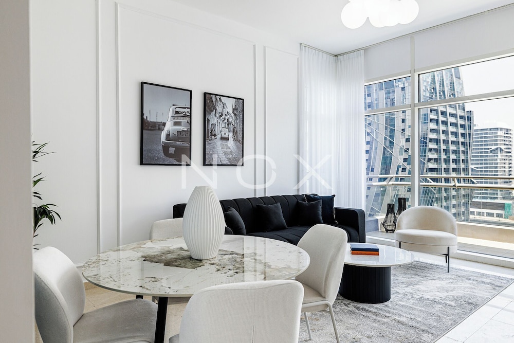 2BR 908 Bay Square B13
