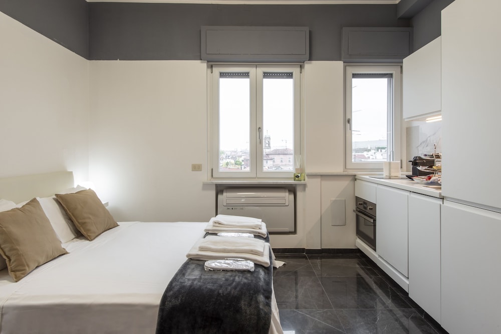 Milan Royal Suites & Luxury Apartments