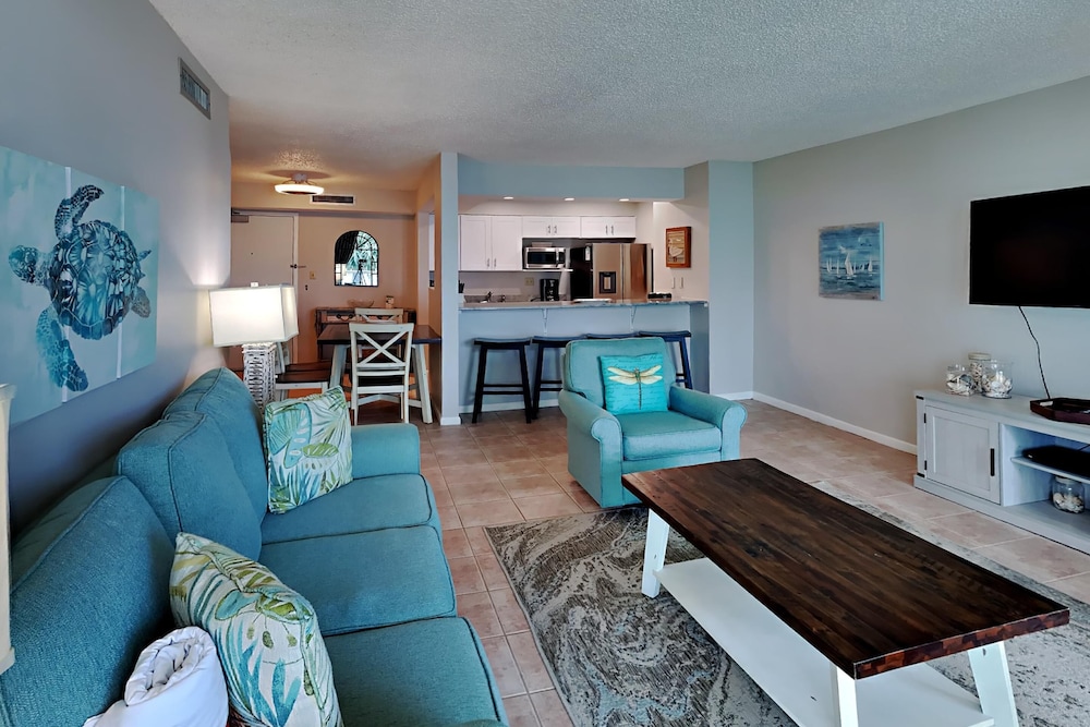 Sabine Yacht & Racquet by Southern Vacation Rentals, photo 12