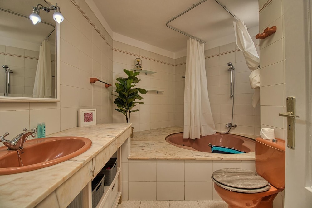 Apartment - Sleeps 4 - Jacuzzi - Terrace - Pool