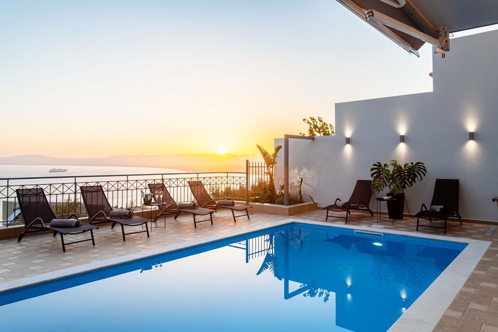 Aigli Luxury Villa - Panoramic Seaview Retreat