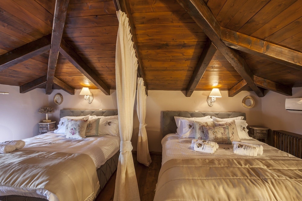 Rock Dandy - Mountain House Arachova Delphi Deluxe Chalet in the Clouds view 2
