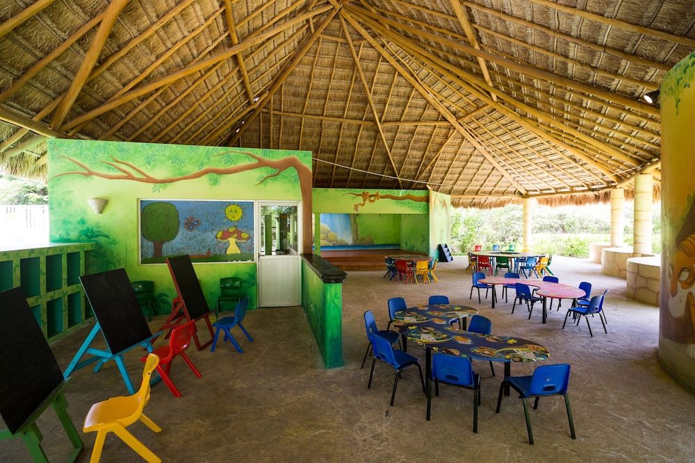 BlueBay Grand Esmeralda All Inclusive - Property Image 1