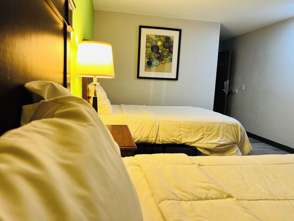 Super Inn by OYO Lansing MI