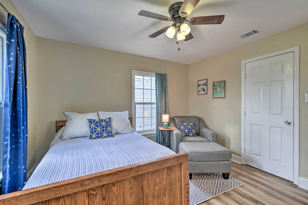 Cozy Home w/ Fire Pit: 3 Mi to Lake Whitney!