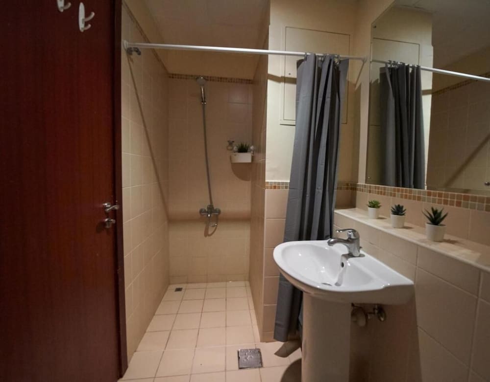 Bombay Backpackers DXB - Adults Only